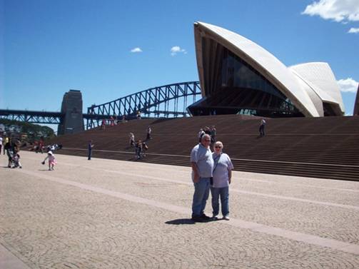 C:\Documents and Settings\Genie\My Documents\My Pictures\Sydney 1\John  Genie in front of Opera House.jpg